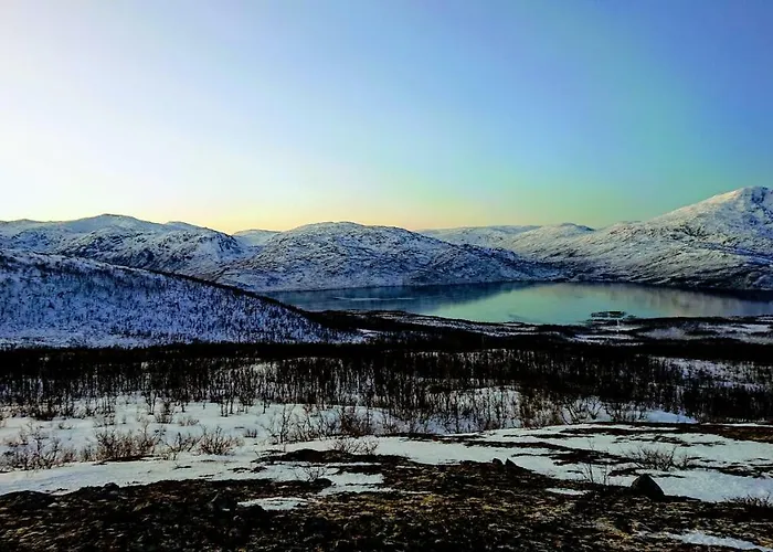 Karistua Nyaraló Hansnes